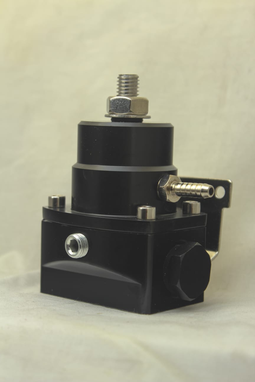 Universal Car Fuel Pressure Regulator with Gauge