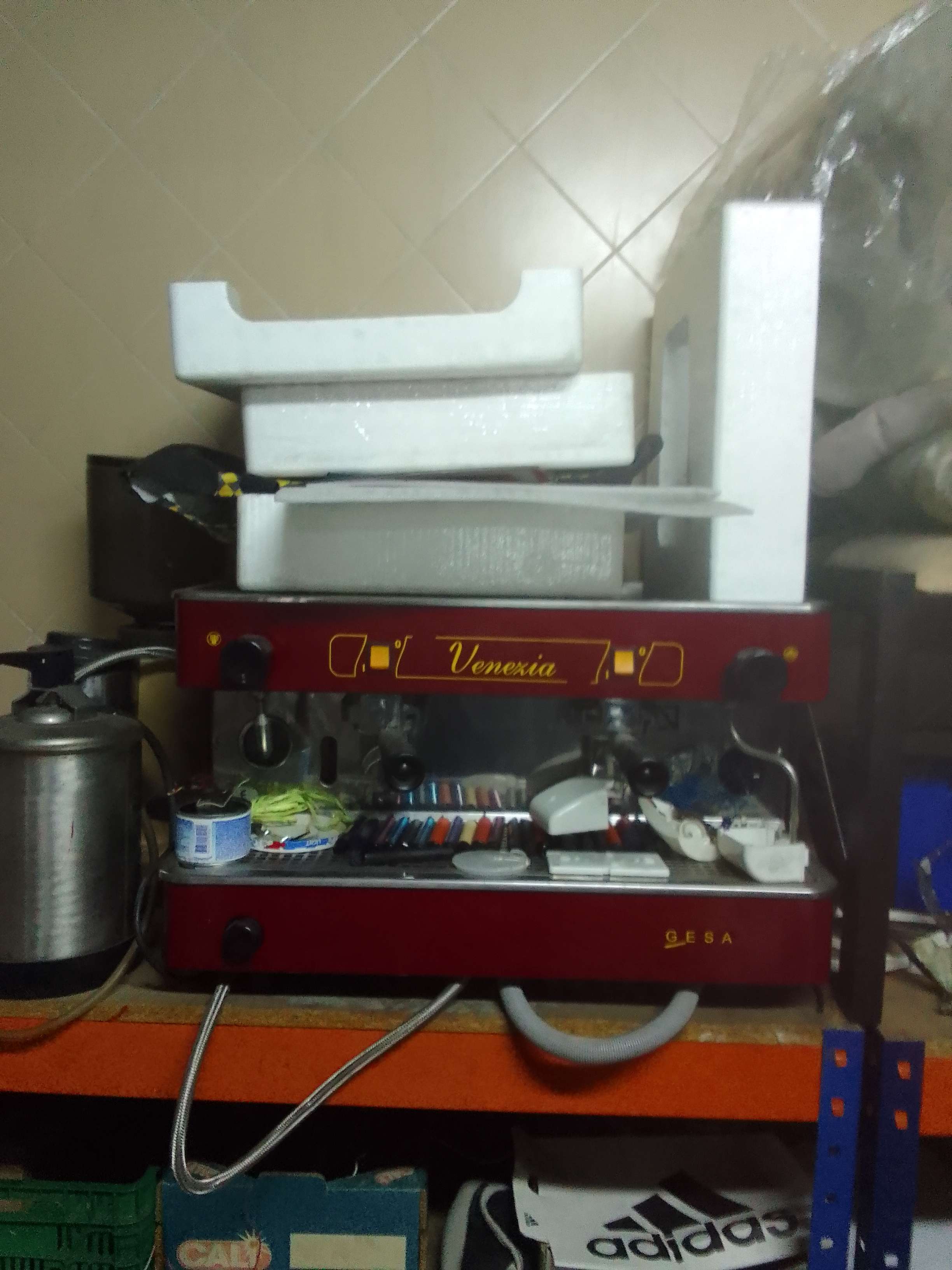maquina de caf� 2 grupos ,moinho e filtro incluido
